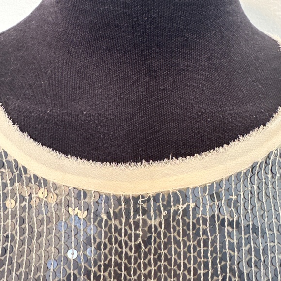 Top - Picture 2 of 4